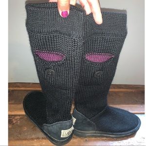 Sweater Black Uggs with purple pocket
